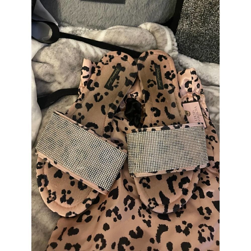 Nwt & bag Victorias secret VS rhinestone leopard slippers shoes